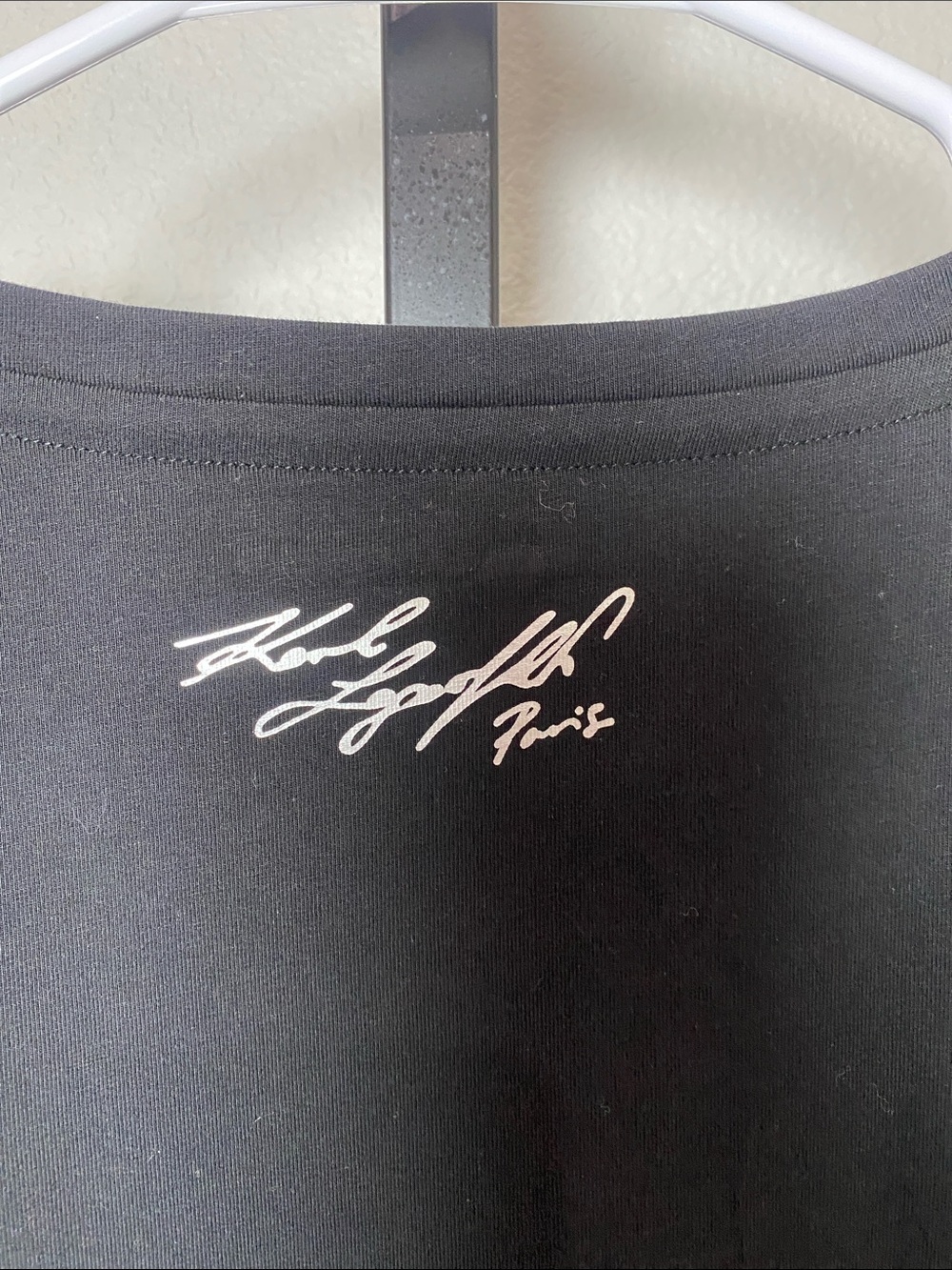 Karl Lagerfeld Black T‑Shirt with Red Heart Graphic and Script - Picture 6 of 6